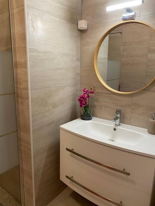 Charmant Appartement Renove Au Coeur Du Village Сен-Мартен-Везюбі Екстер'єр фото